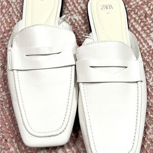 ZARA -: Flat White Leather Mules - Size 39